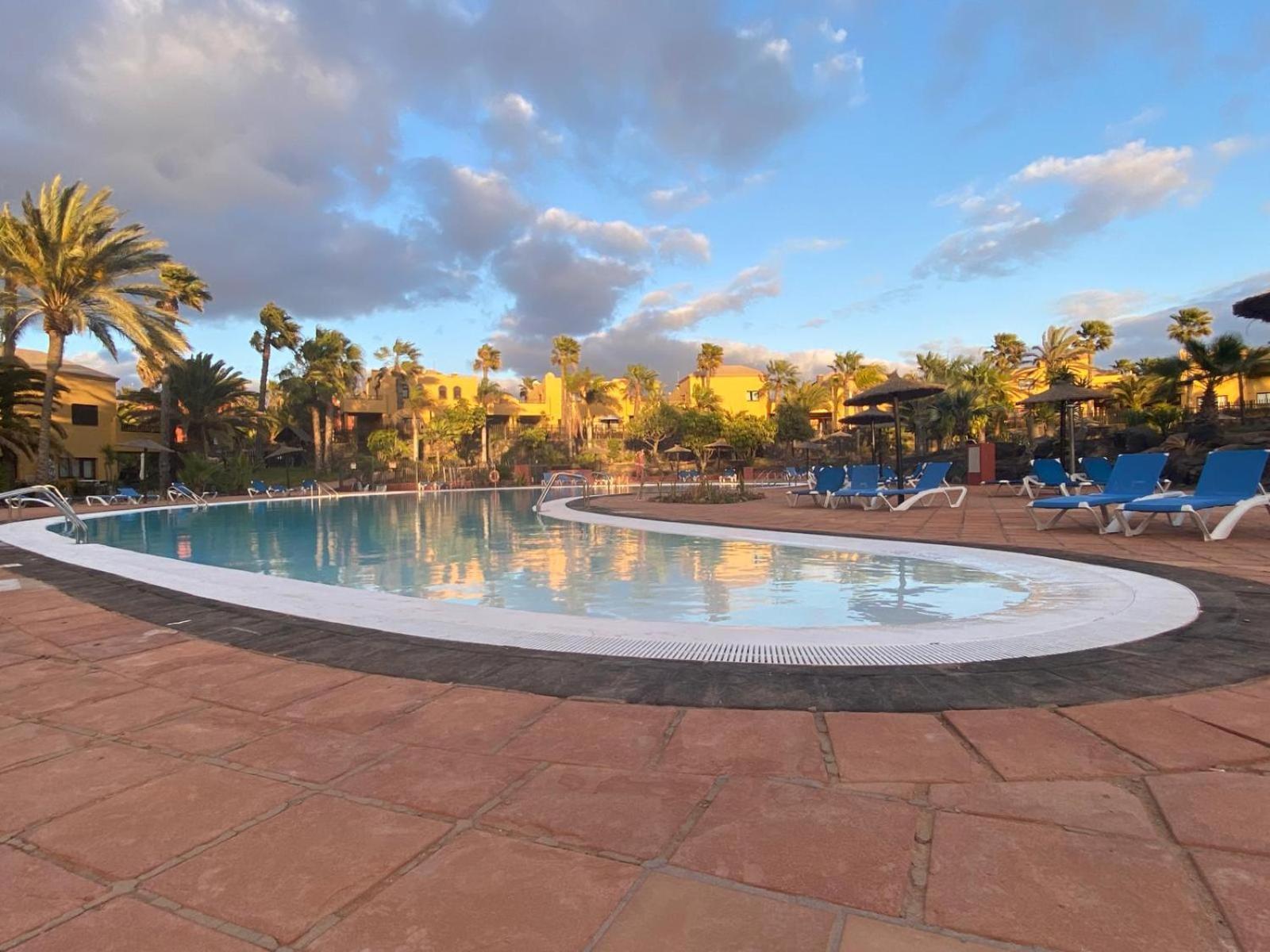 Adamsurfcom Apartment Corralejo Luaran gambar